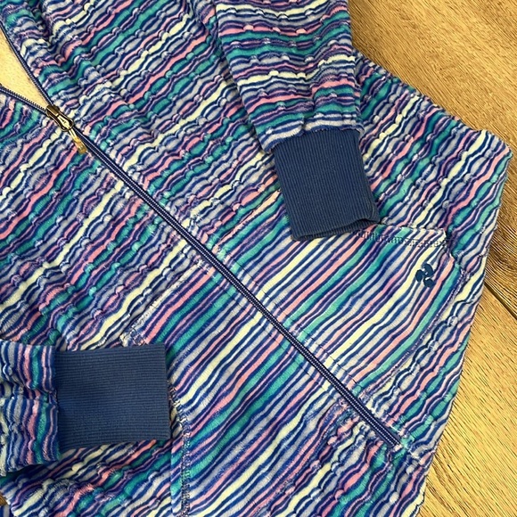 Triple flip Minky Dimple onesie barely worn excellent condition - Picture 3 of 4